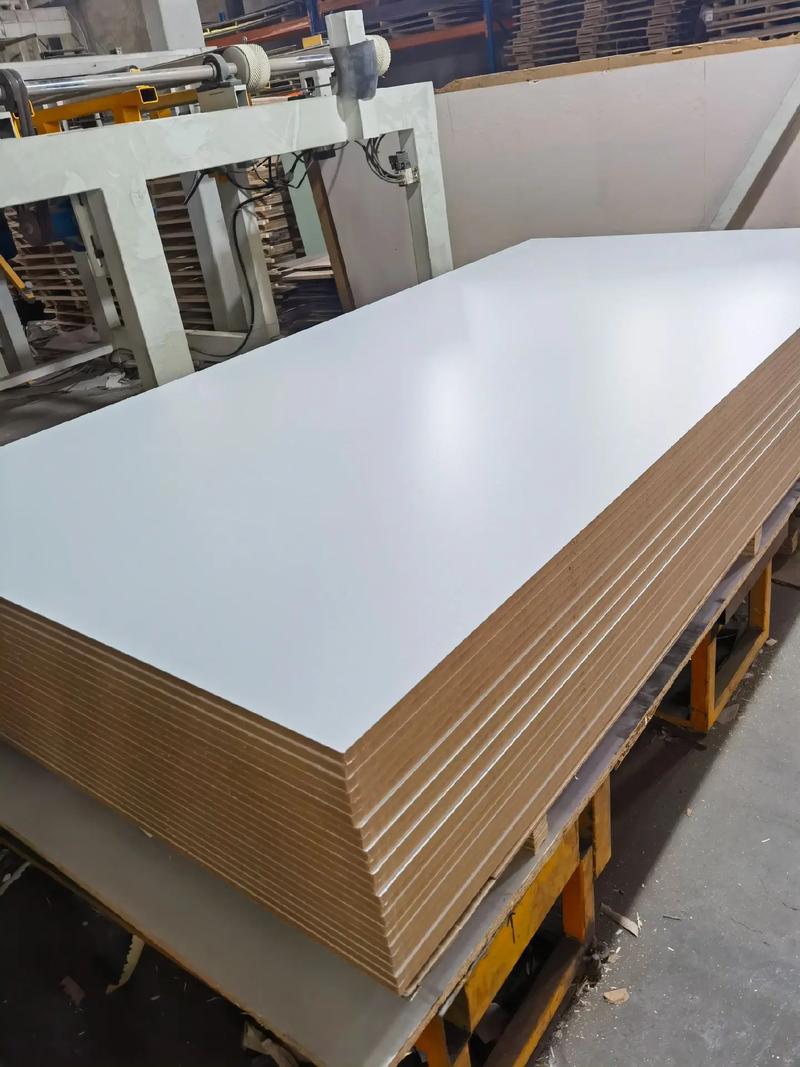 三聚氰胺饰面板 特性、应用及免基板优势详解