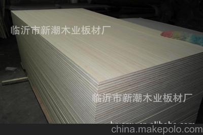 生态多层三聚氰胺贴面基板与杨桉科技木皮十六厘 现代装饰板材的选择与应用